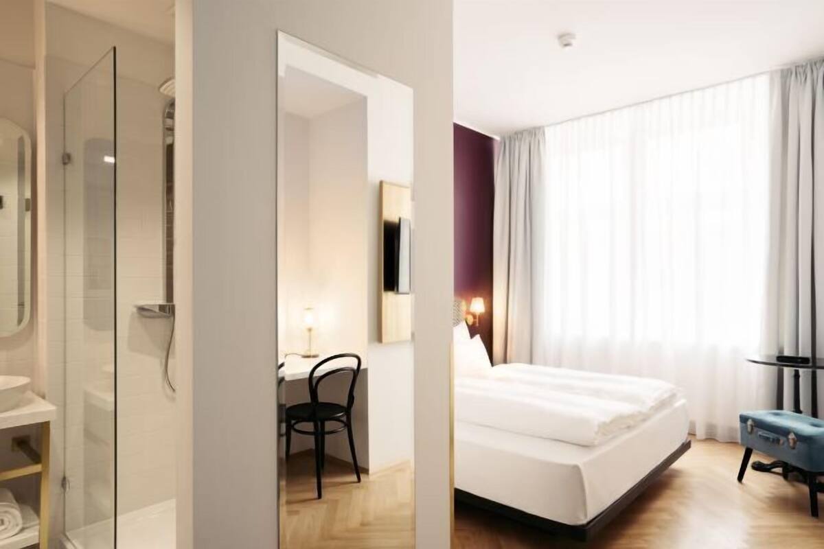 Premium bedding, pillowtop beds, in-room safe, desk