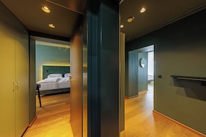 Literie hypoallergénique, minibar, coffres-forts dans les chambres