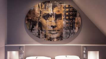 Deluxe double or twin room, street view | Hypo-allergenic bedding, minibar, in-room safe, individually decorated