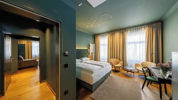 Hypo-allergenic bedding, minibar, in-room safe, individually decorated