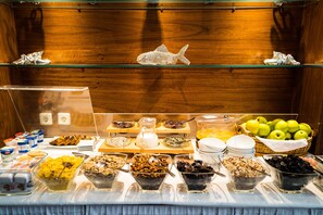 Daily buffet breakfast (EUR 14.50 per person)