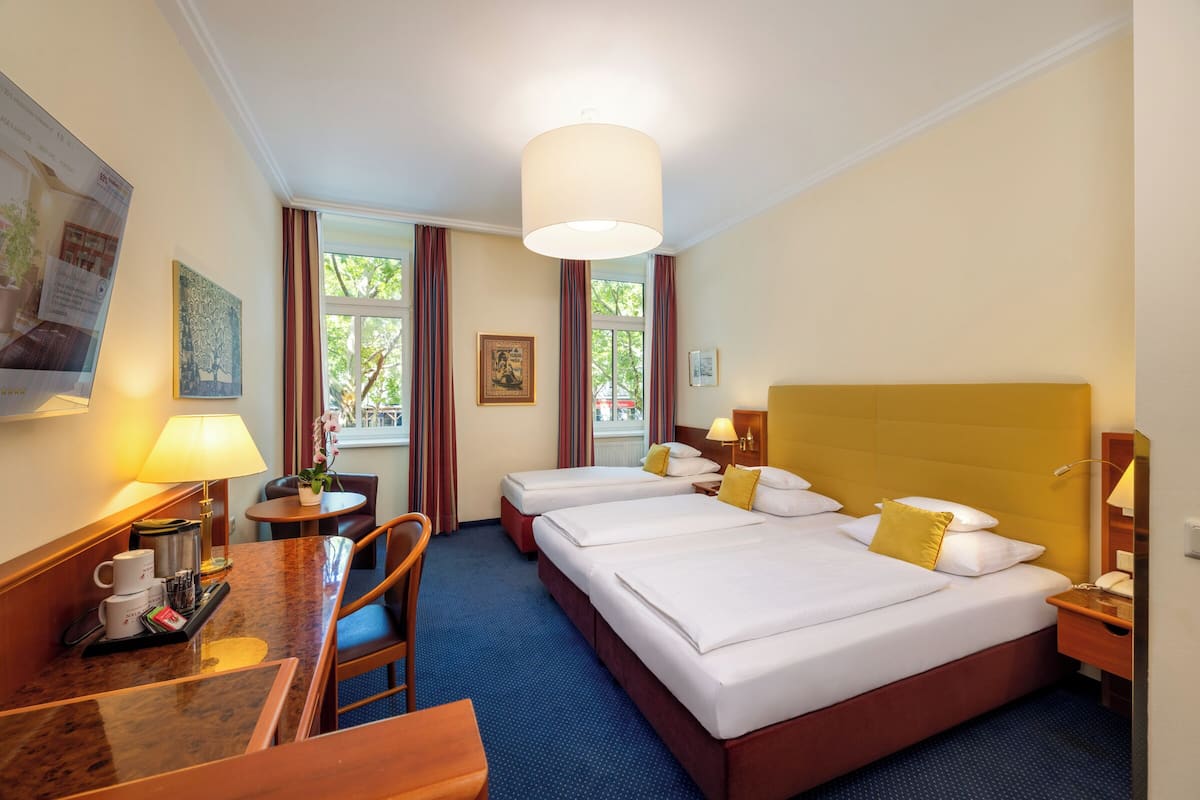 Standard Triple Room, City View