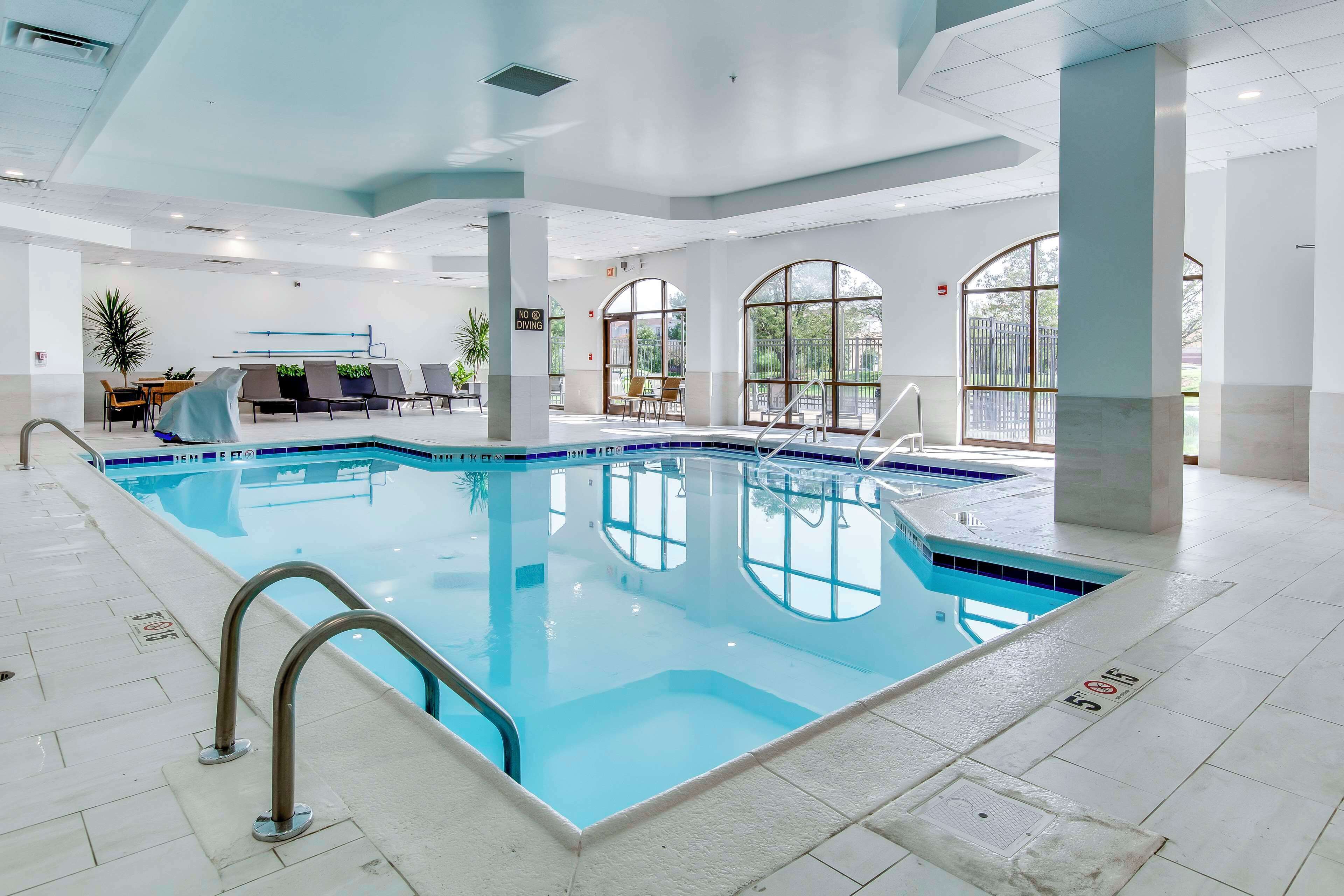 Una piscina cubierta