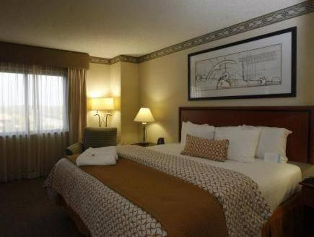 1 bedroom, premium bedding, down comforters, pillowtop beds