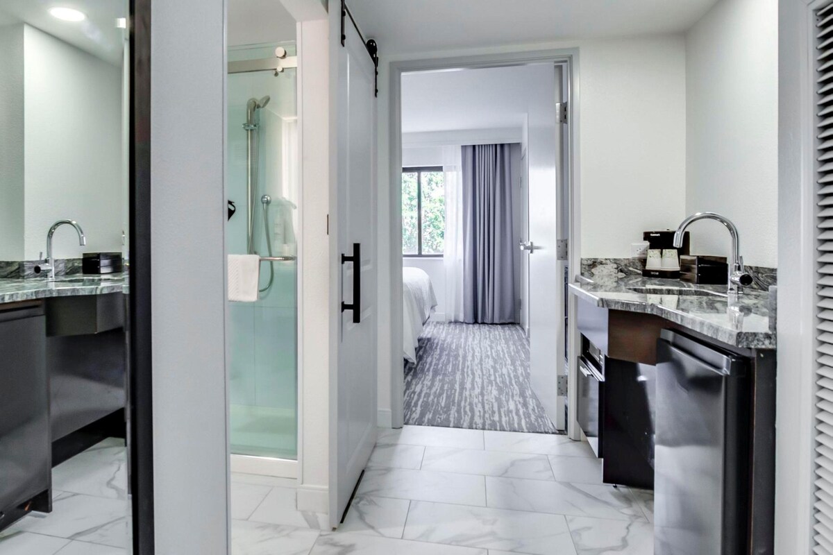 1 chambre, literie de qualité supérieure, couette en duvet d'oie