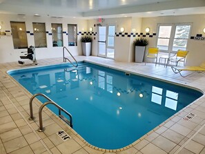 Una piscina cubierta