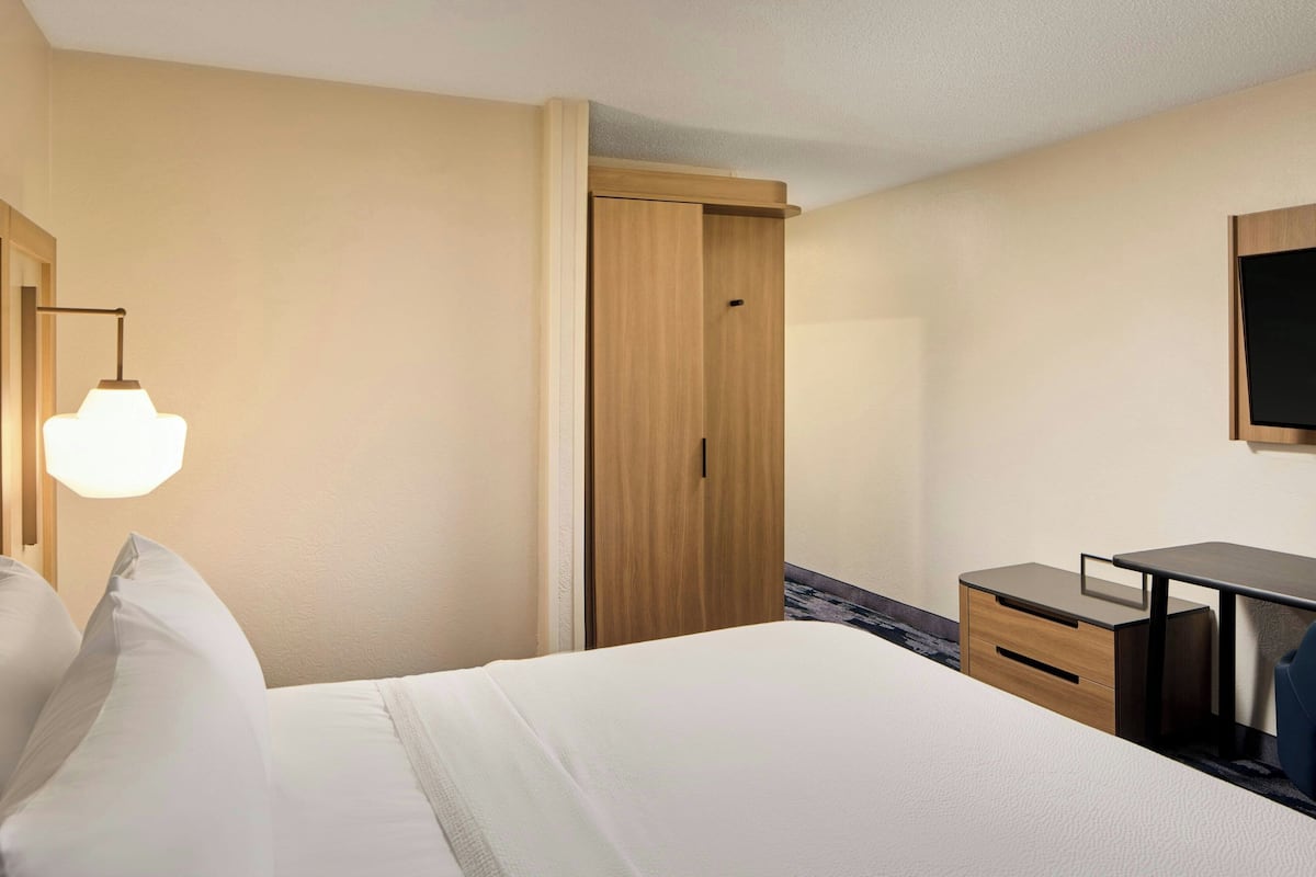 Hypo-allergenic bedding available, down comforters, in-room safe, desk