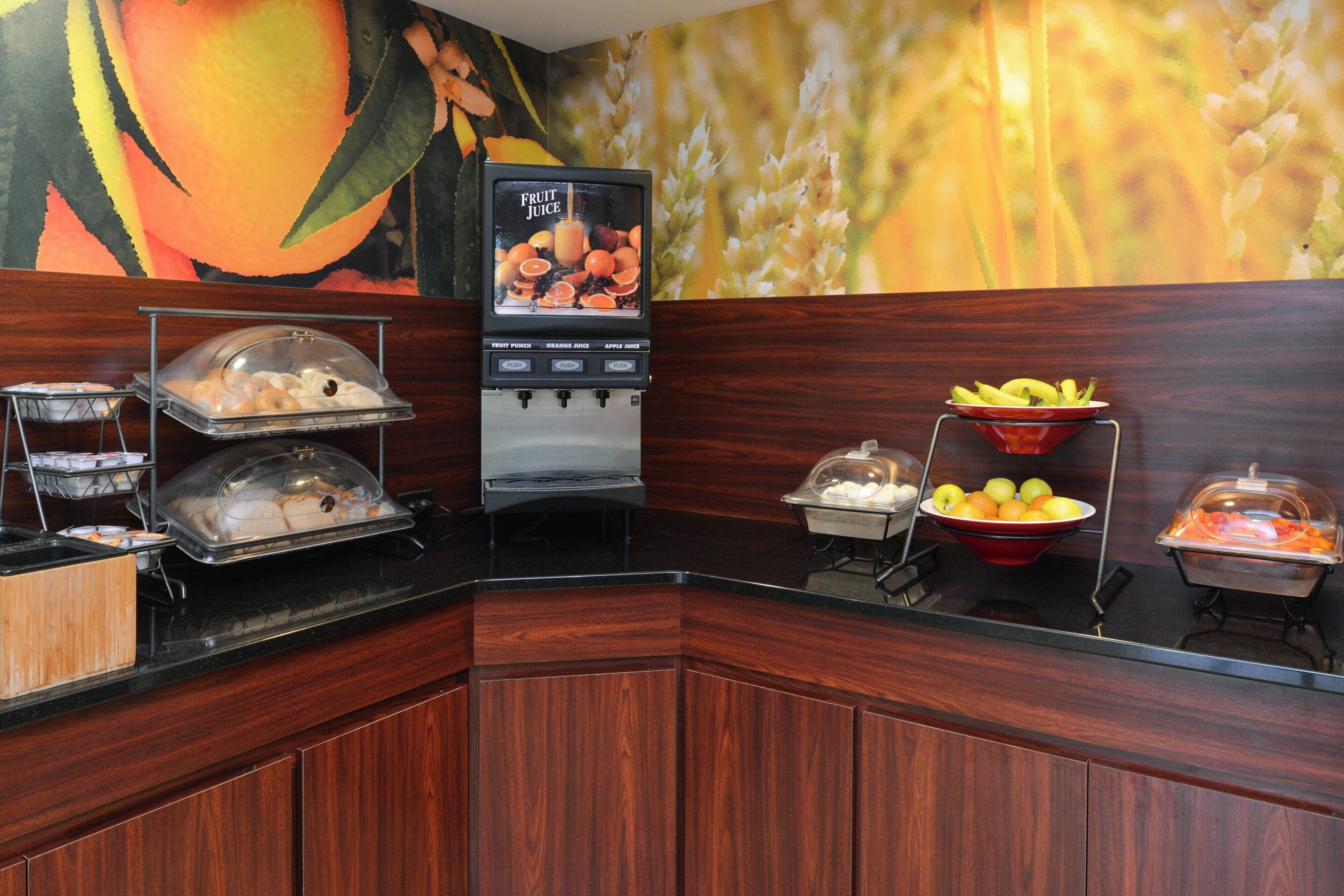 free daily continental breakfast