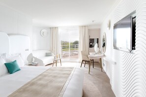 Double Room Grand Large - Sea View | Memory-foam beds, in-room safe, desk, blackout curtains