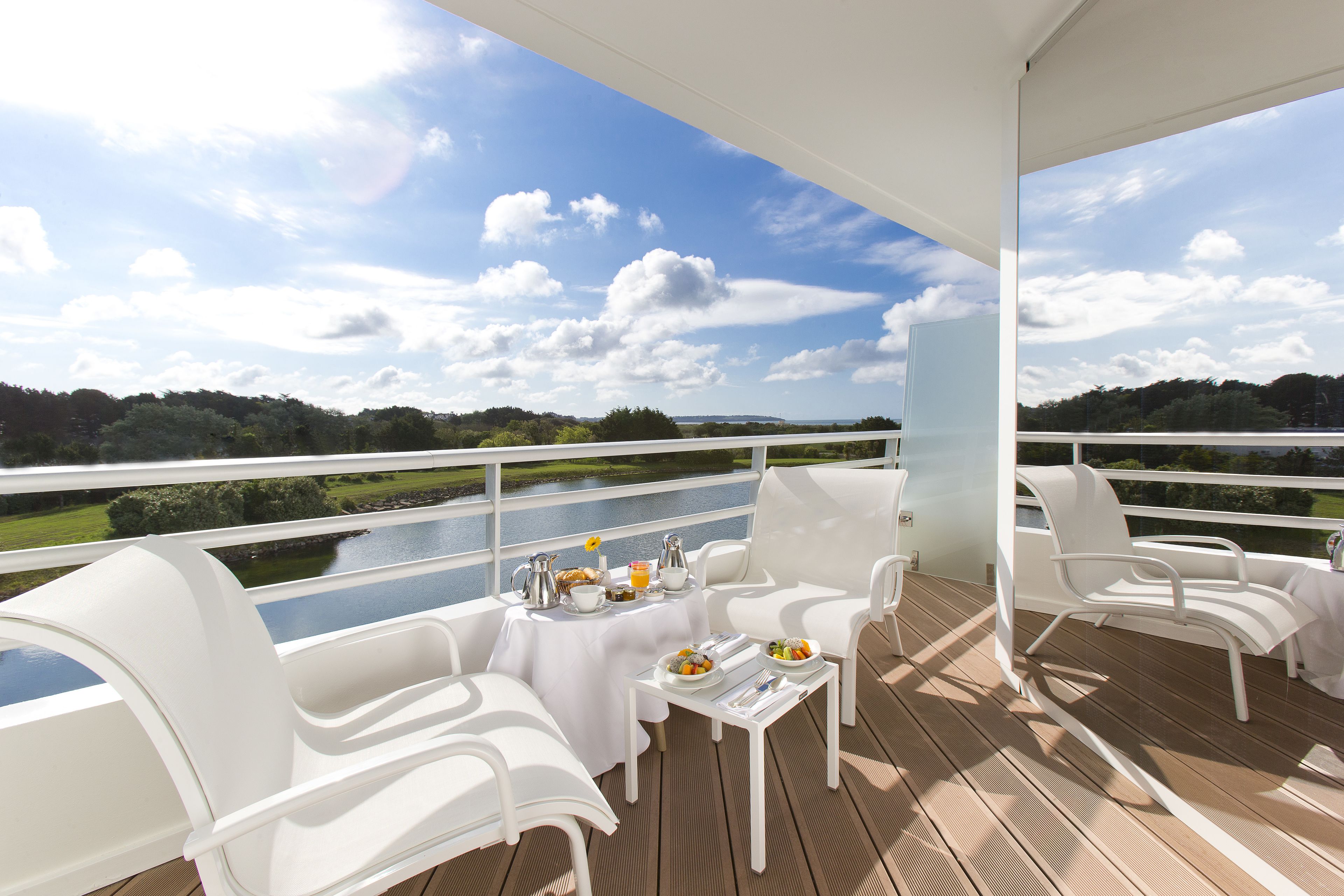 classic double room - au fil de l'eau | water view