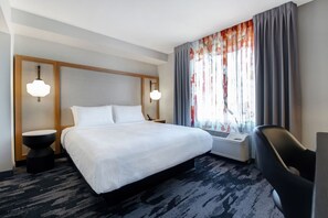 Desk, blackout curtains, iron/ironing board, free cots/infant beds - Fairfield Inn & Suites by Marriott Greenwood (Greenwood)