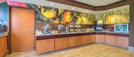 Free daily continental breakfast