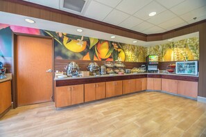 Café da manhã continental grátis todos os dias