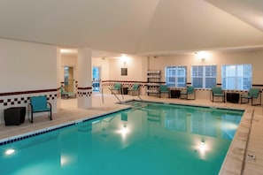 Piscine intérieure