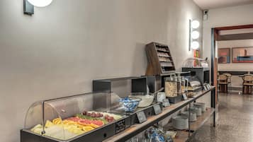 Desayuno buffet todos los días (con cargo)
