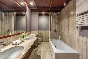 Superior Double or Twin Room | Bathroom | Eco-friendly toiletries, hair dryer, towels - Hotel Madison (Rome)