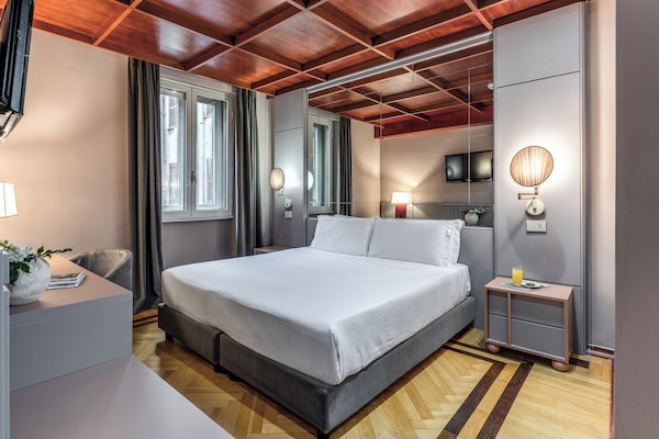 Superior Double Room | Peti besi dalam bilik, meja, kalis bunyi, Wi-fi percuma