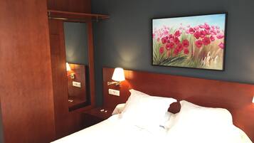 Room | Down comforters, minibar, in-room safe, desk