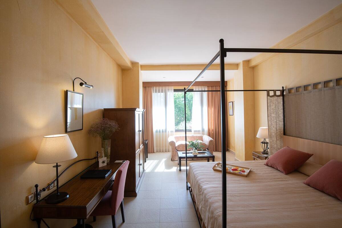 1 bedroom, minibar, in-room safe, desk