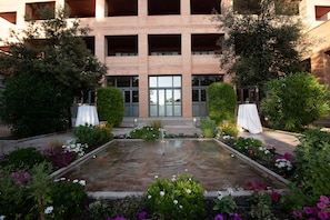 Perincian bahagian luar