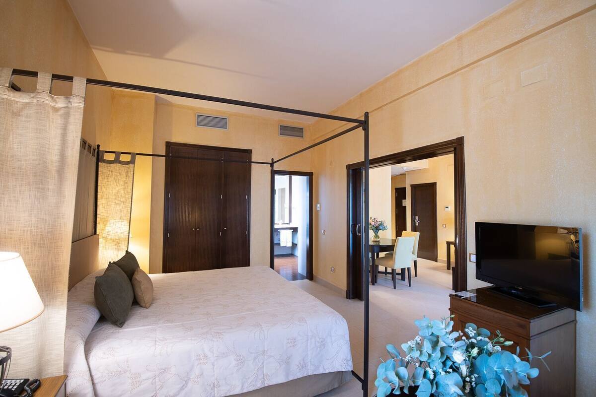 Minibar, in-room safe, desk, soundproofing