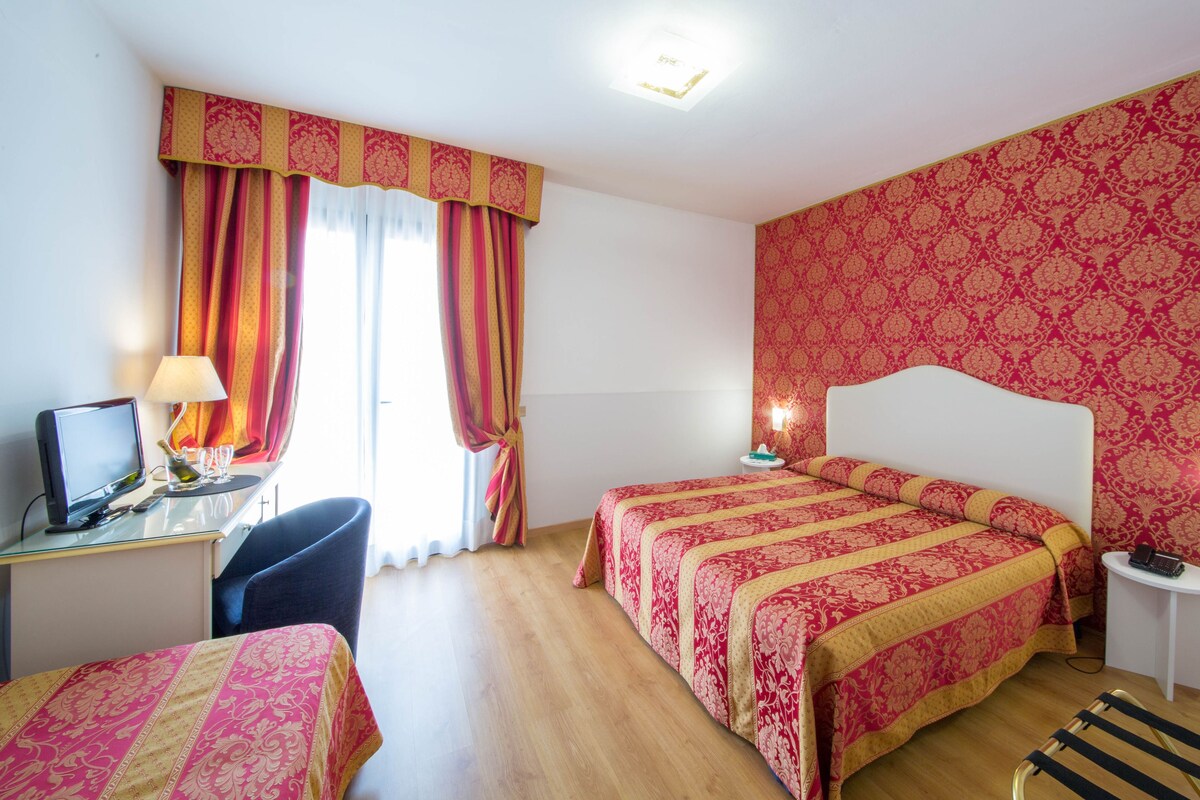 Quarto triplo clássico, 1 quarto