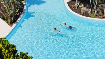 2 outdoor pools