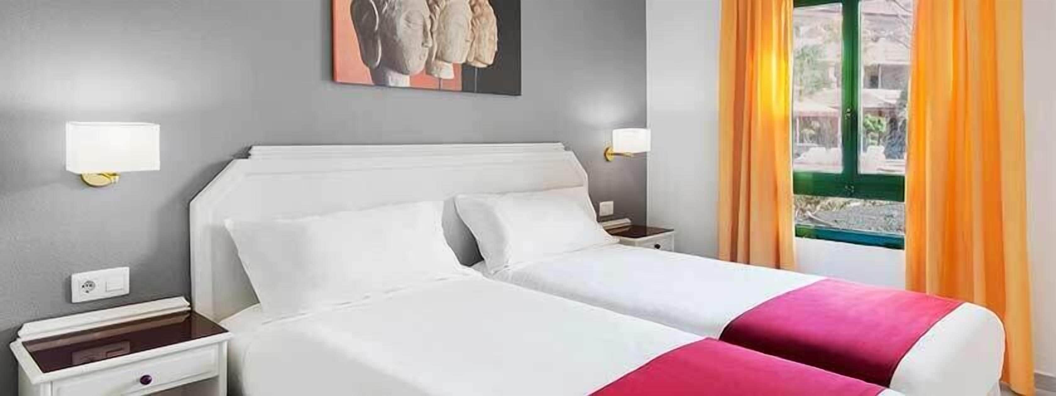 In-room safe, desk, WiFi, bed sheets
