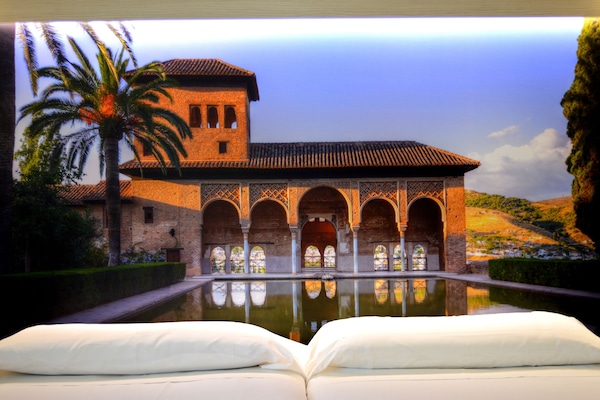 Minibar, in-room safe, desk, laptop workspace