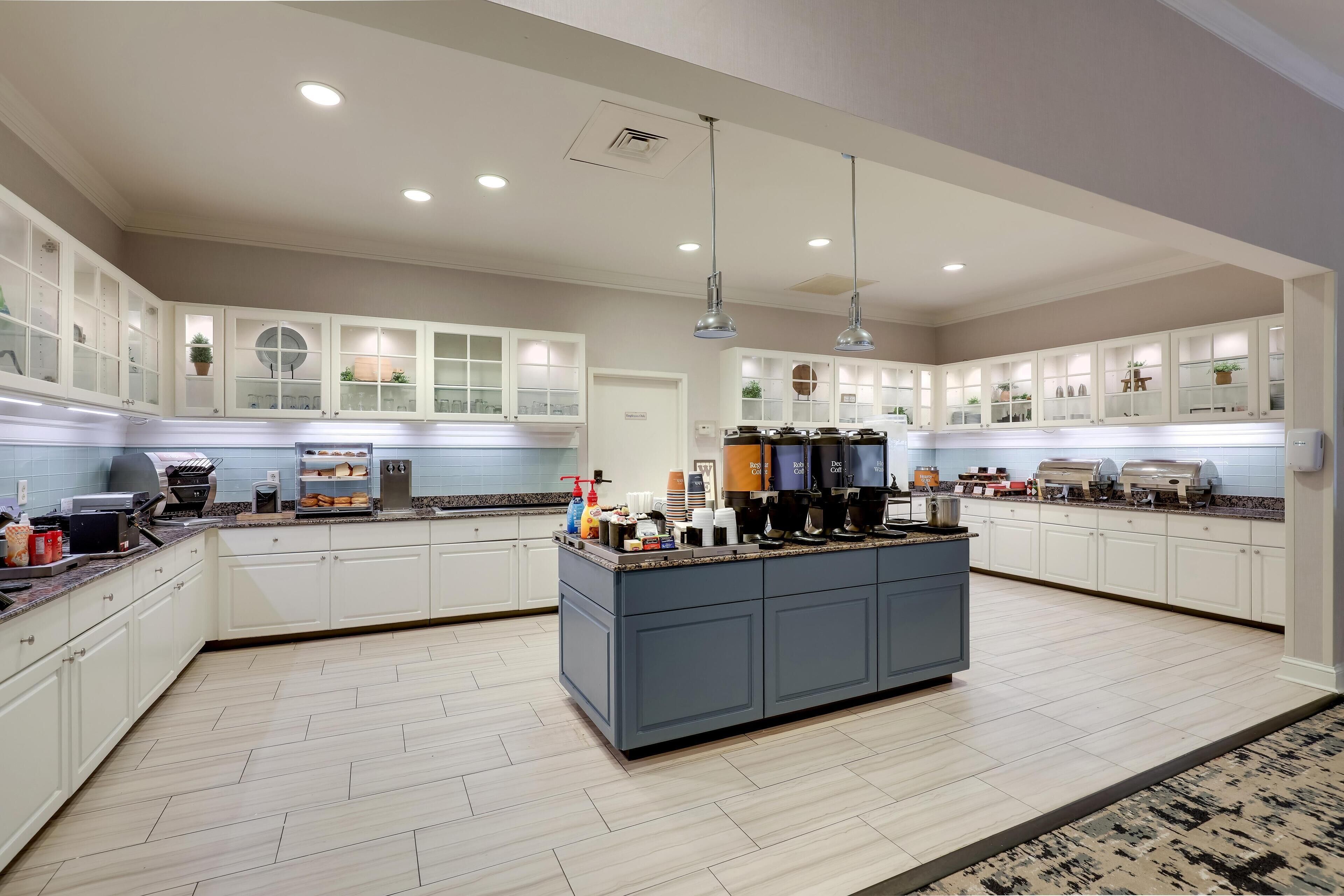 ร  วมอาหารเช้าแบบบุฟเฟ่ต์ ทุกวัน