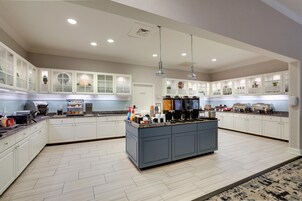 Desayuno buffet incluido todos los días 