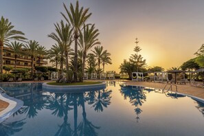Outdoor pool - Elba Palace Golf Boutique Hotel (Antigua)