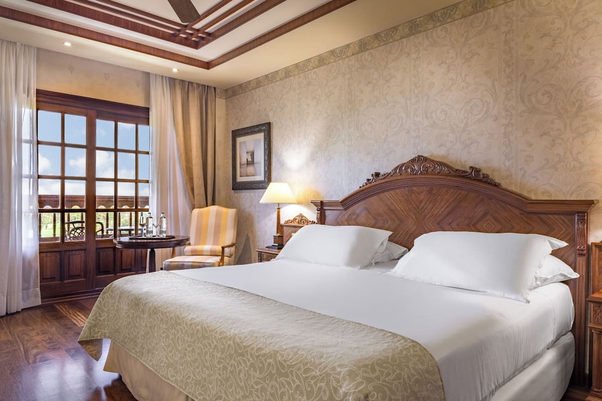 Minibar, in-room safe, desk, blackout curtains