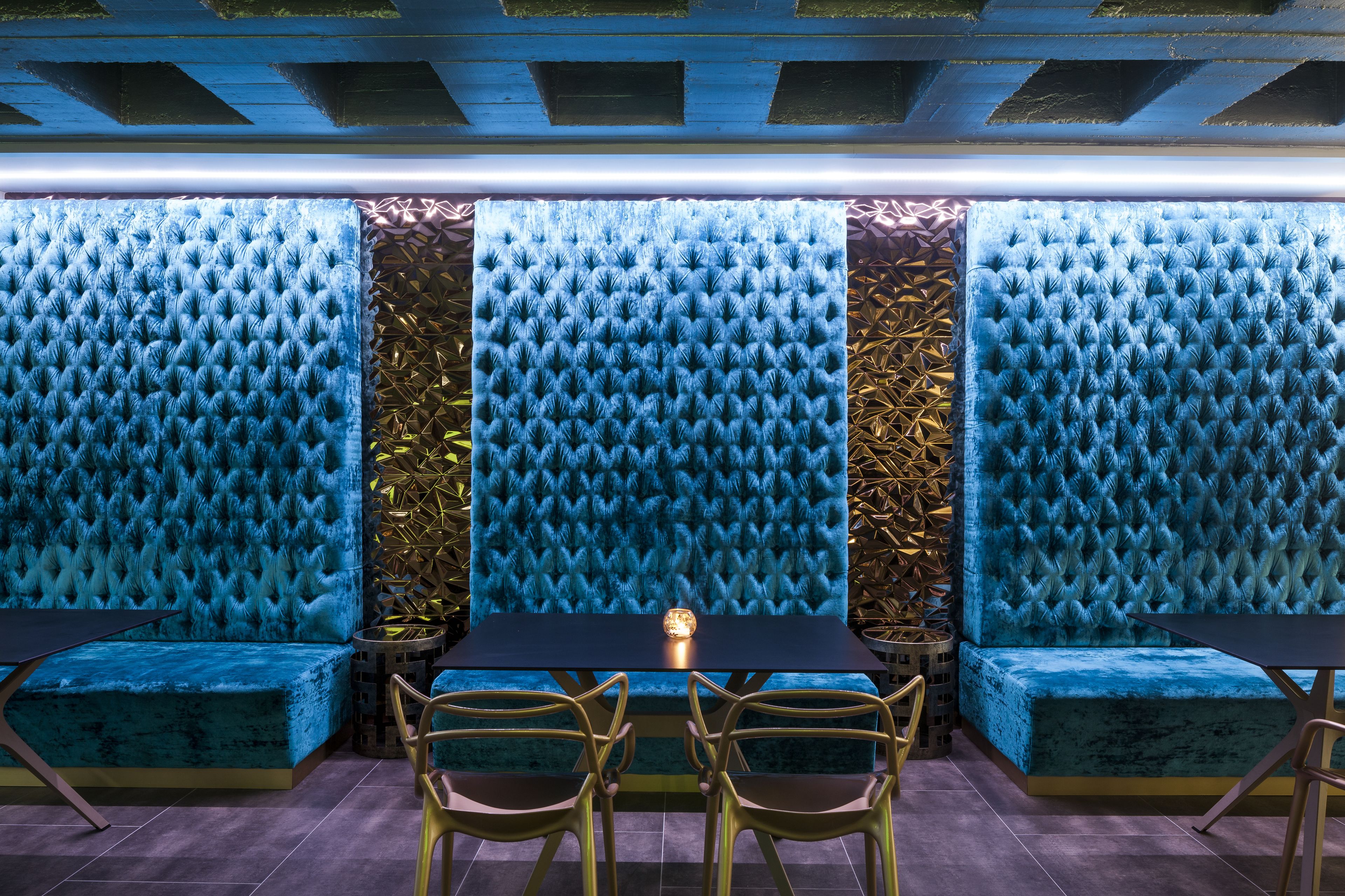 rooftop bar, ocean views, open daily