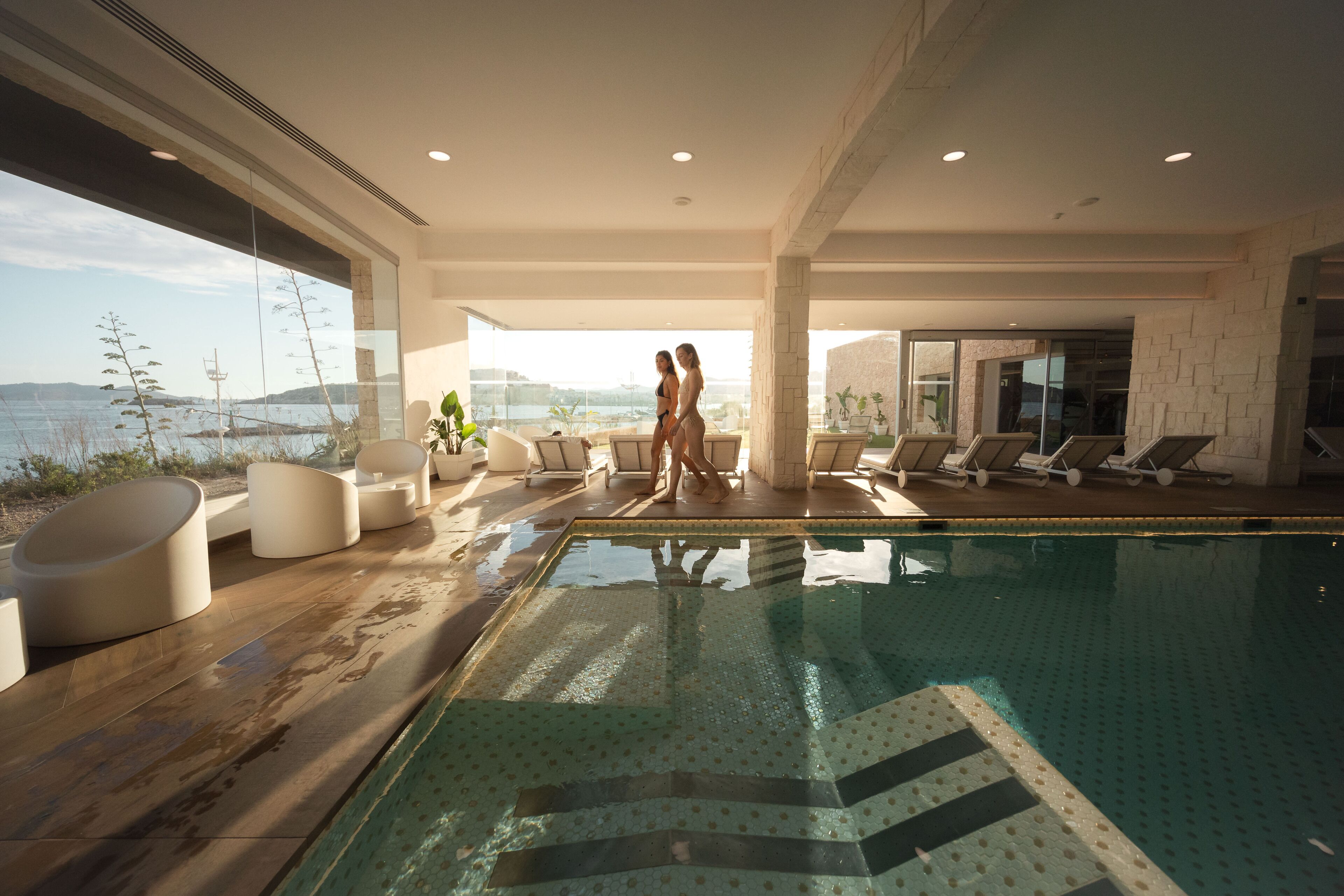 couples treatment room(s), sauna, hot tub, steam room