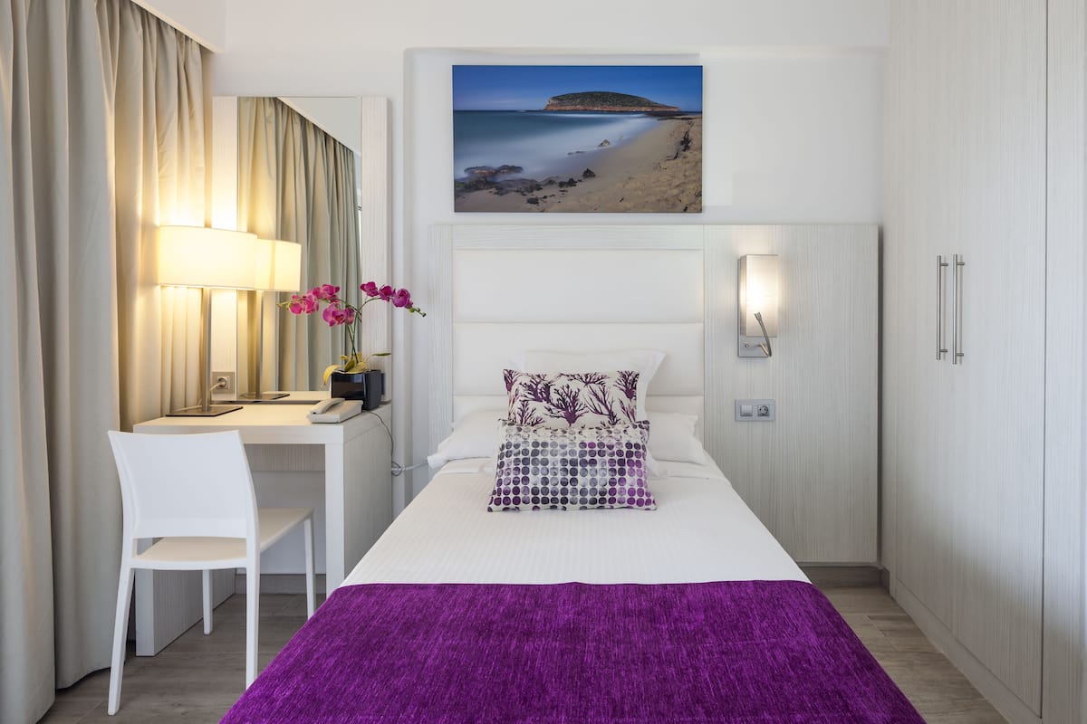 Habitación individual (Spa Access) | Sábanas de algodón egipcio, ropa de cama de alta calidad y edredón