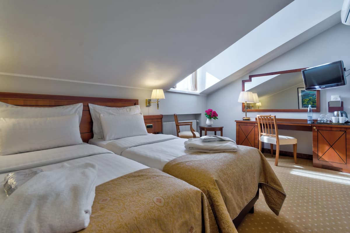 in-room safe, desk, iron/ironing board, free wifi