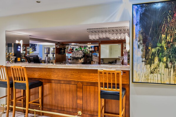 Bar (on property) - My City Hotel (Tallinn)