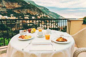 Se sirven desayunos, almuerzos y cenas
