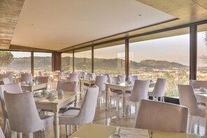 Daily buffet breakfast (EUR 11.50 per person)