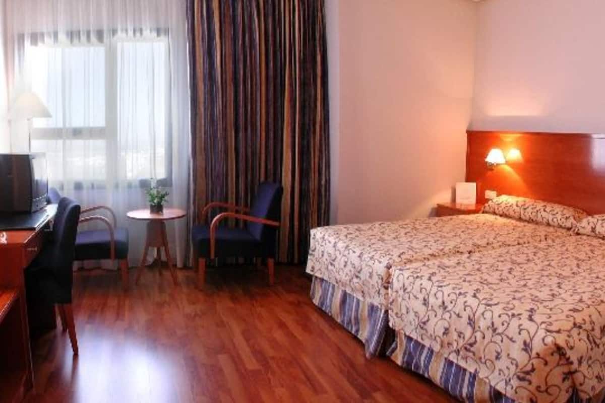 egyptian cotton sheets, premium bedding, minibar, in-room safe