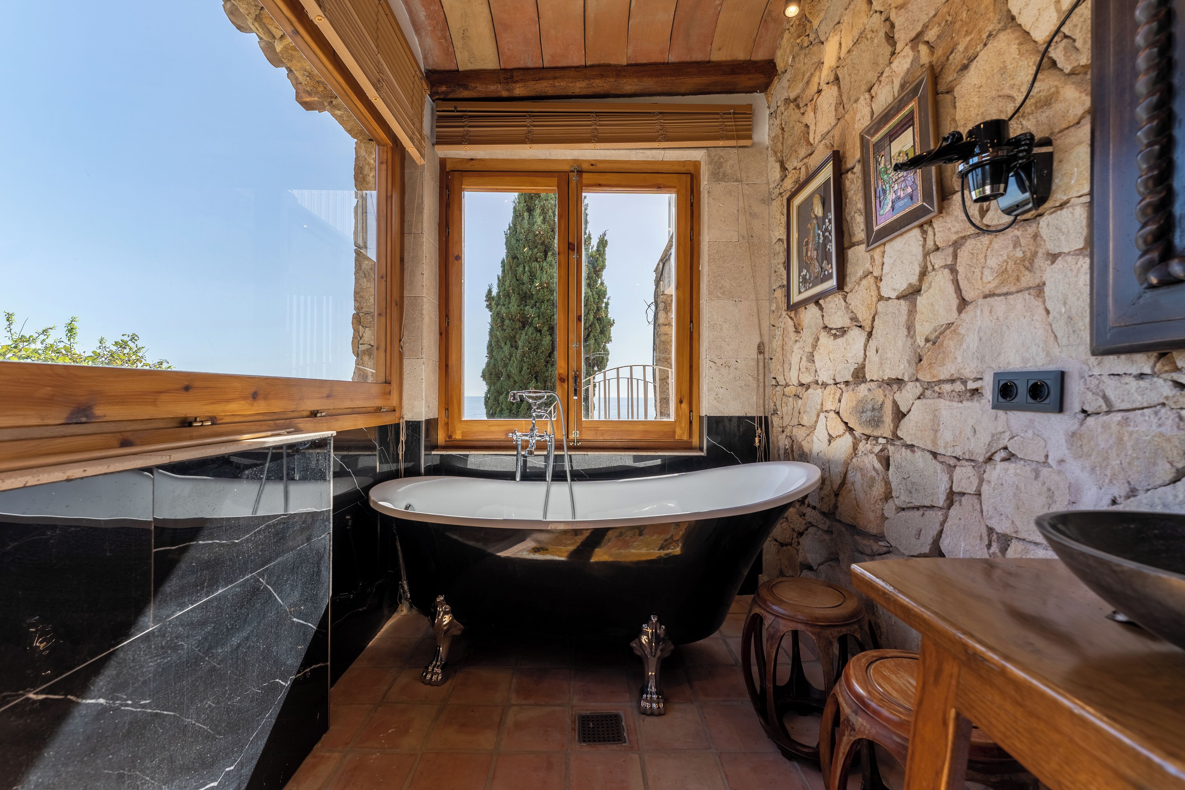 japanese suite | bathroom | free toiletries, hair dryer, towels