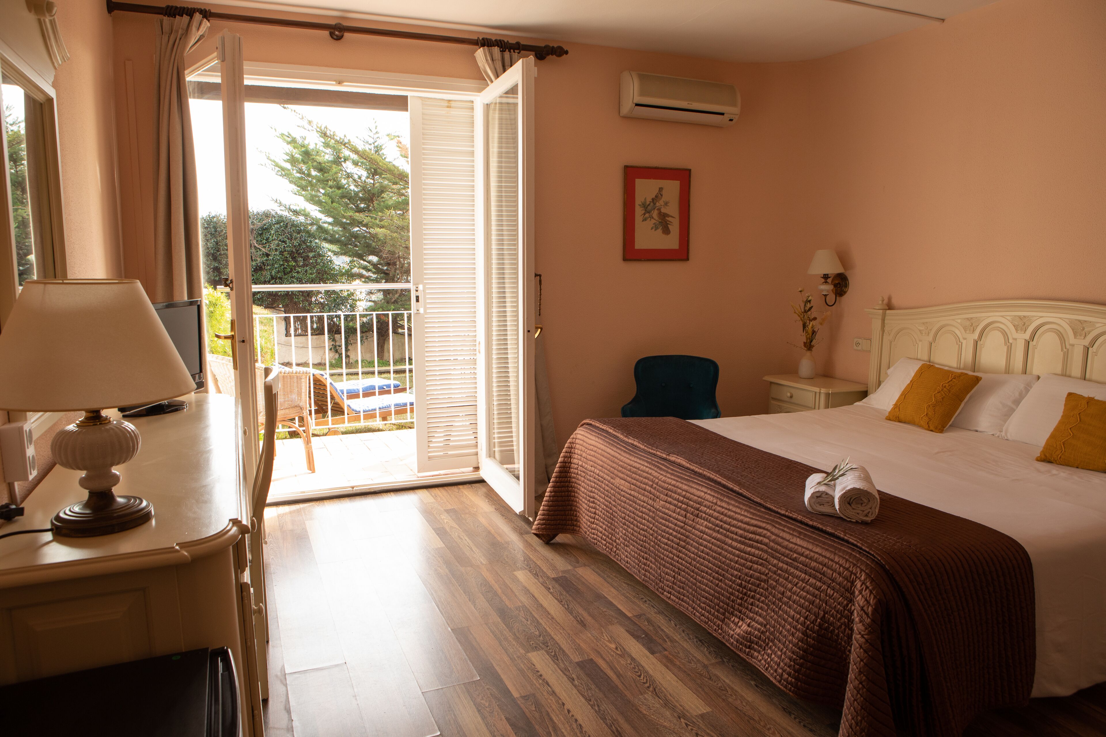 Desk, blackout drapes, iron/ironing board, free WiFi