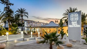 Pintu masuk properti