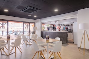 Poolside bar