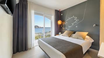 Brankas, meja kerja, dan Wi-Fi gratis