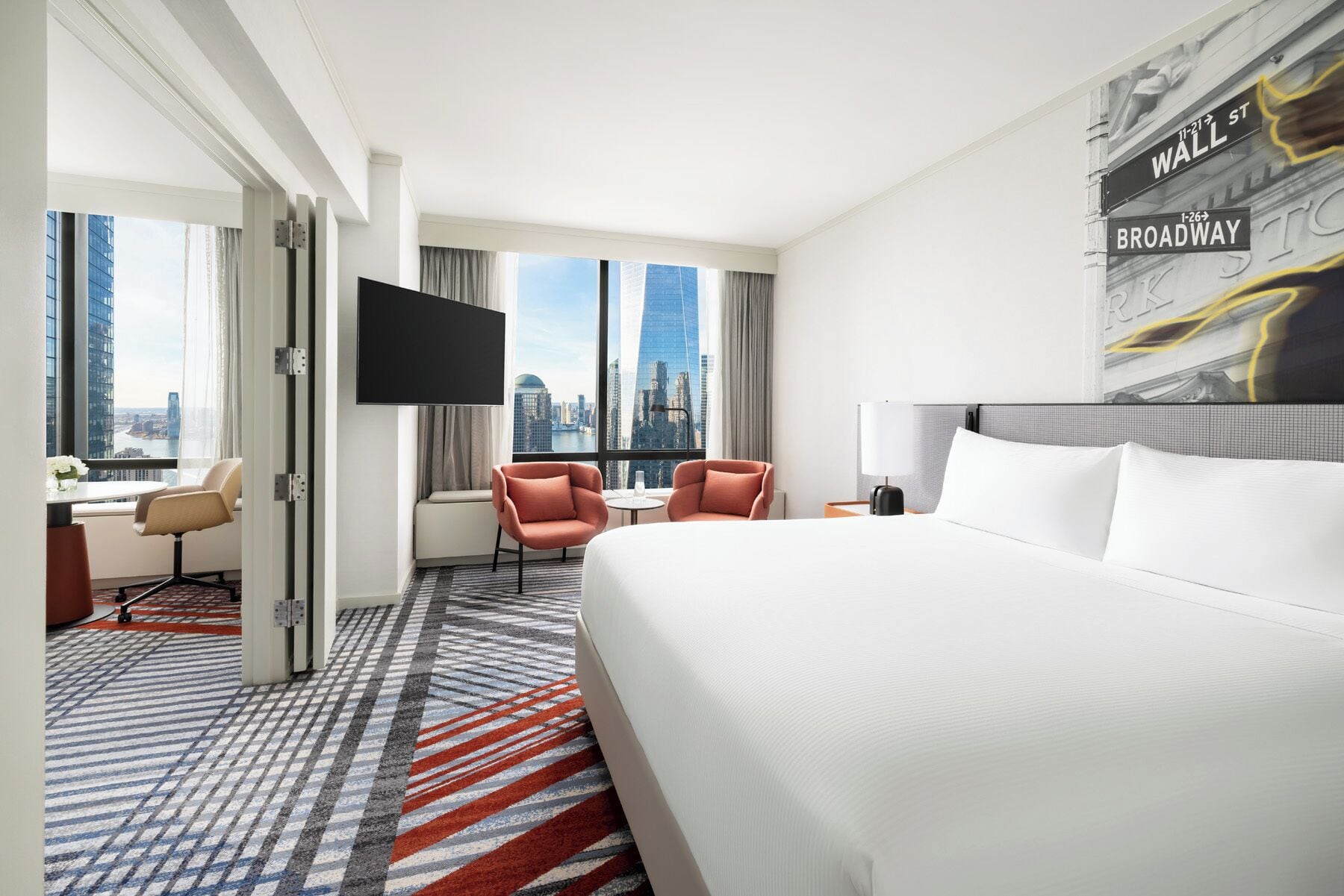 Perhesviitti, 1 suuri parisänky ja vuodesohva, jokinäköala | Ylelliset vuodevaatteet, pillowtop-patjalliset sängyt