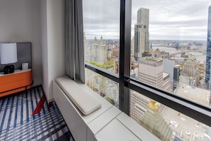 Premier King - Brooklyn Bridge View - High Floor | 1 bedroom, premium bedding, pillowtop beds, in-room safe