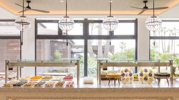 Petit déjeuner complet servi tous les jours en supplément