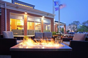 Terrace/patio - Hilton Garden Inn Minneapolis/Bloomington (Bloomington)
